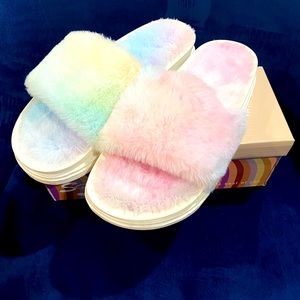Fluffy sandals